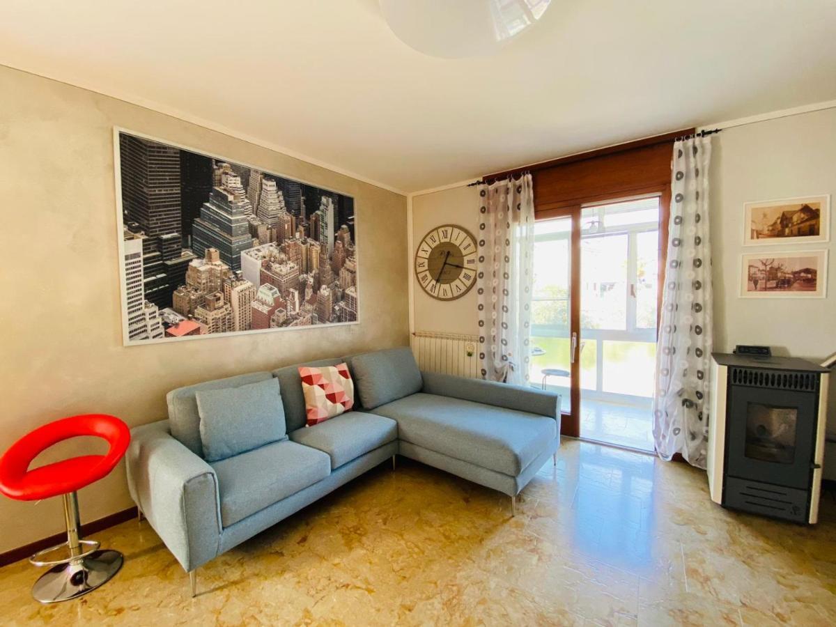 Myhouse Apartment Sulzano Bagian luar foto