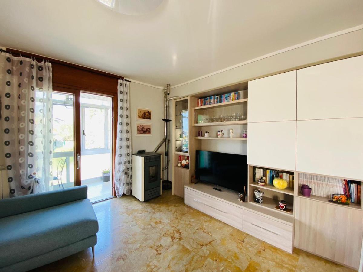 Myhouse Apartment Sulzano Bagian luar foto